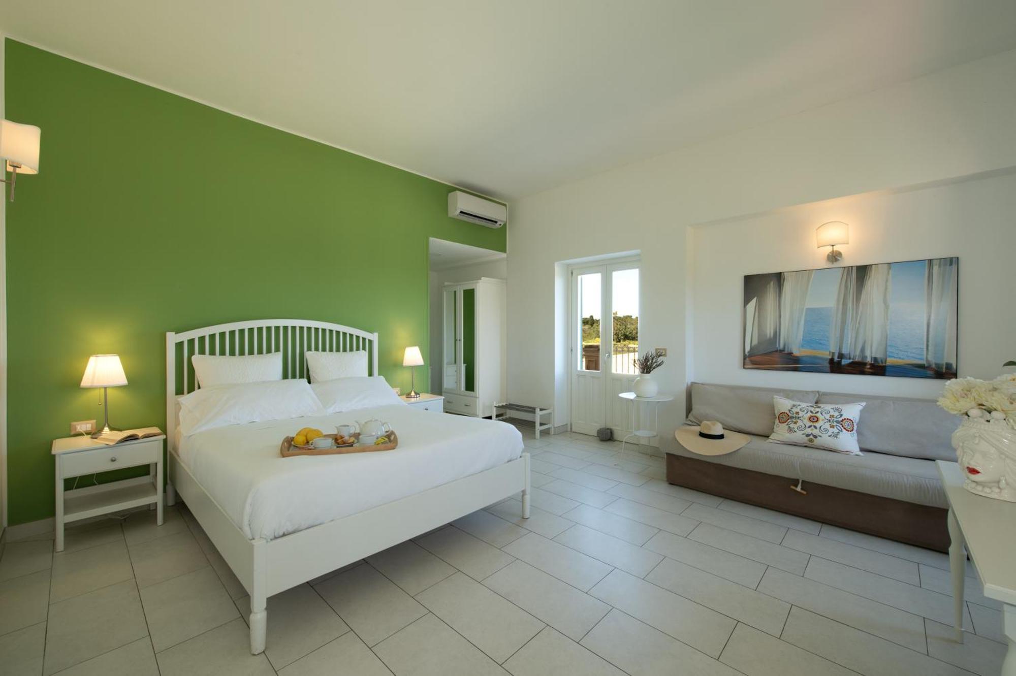 סירקוזה Isola Charm B&B - A Historic Villa Near Punta Del Pero Beach מראה חיצוני תמונה