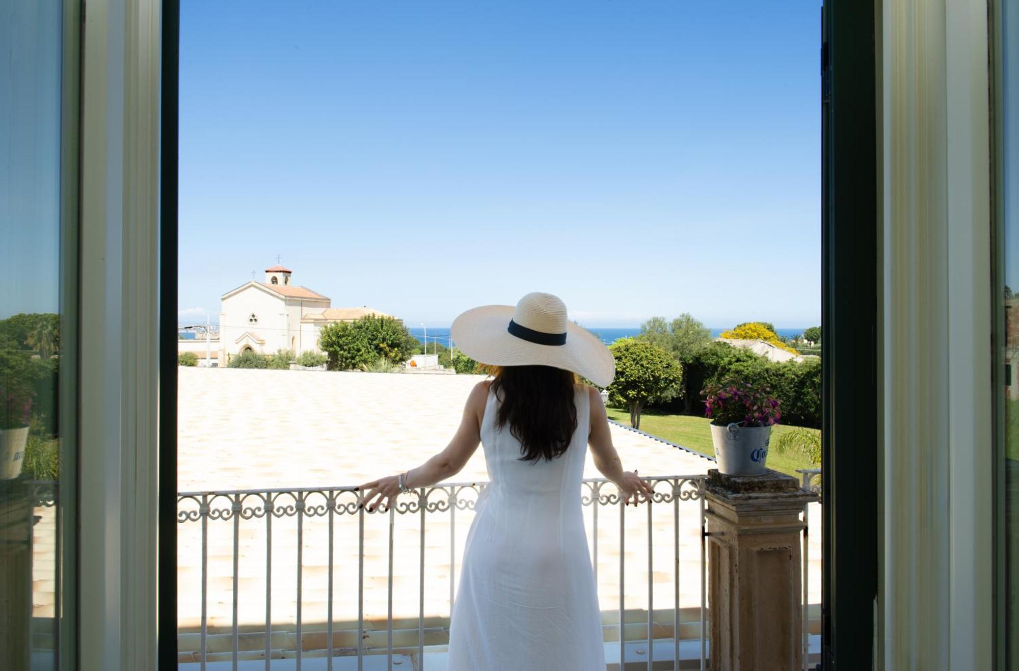 סירקוזה Isola Charm B&B - A Historic Villa Near Punta Del Pero Beach מראה חיצוני תמונה