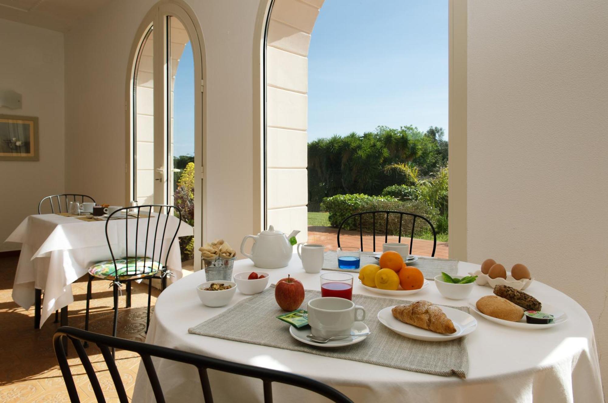 סירקוזה Isola Charm B&B - A Historic Villa Near Punta Del Pero Beach מראה חיצוני תמונה