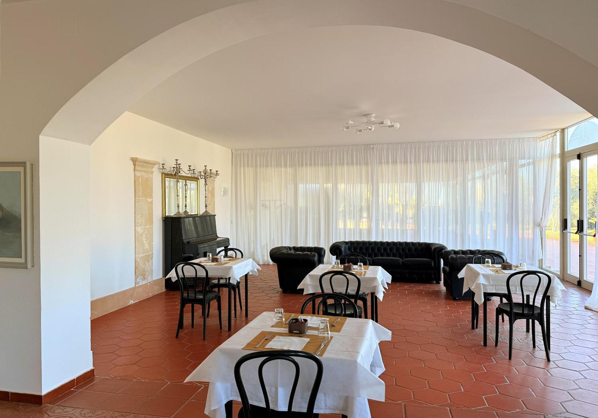 סירקוזה Isola Charm B&B - A Historic Villa Near Punta Del Pero Beach מראה חיצוני תמונה