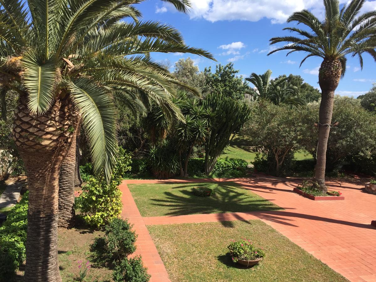סירקוזה Isola Charm B&B - A Historic Villa Near Punta Del Pero Beach מראה חיצוני תמונה