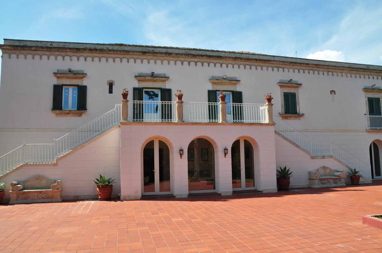 סירקוזה Isola Charm B&B - A Historic Villa Near Punta Del Pero Beach מראה חיצוני תמונה